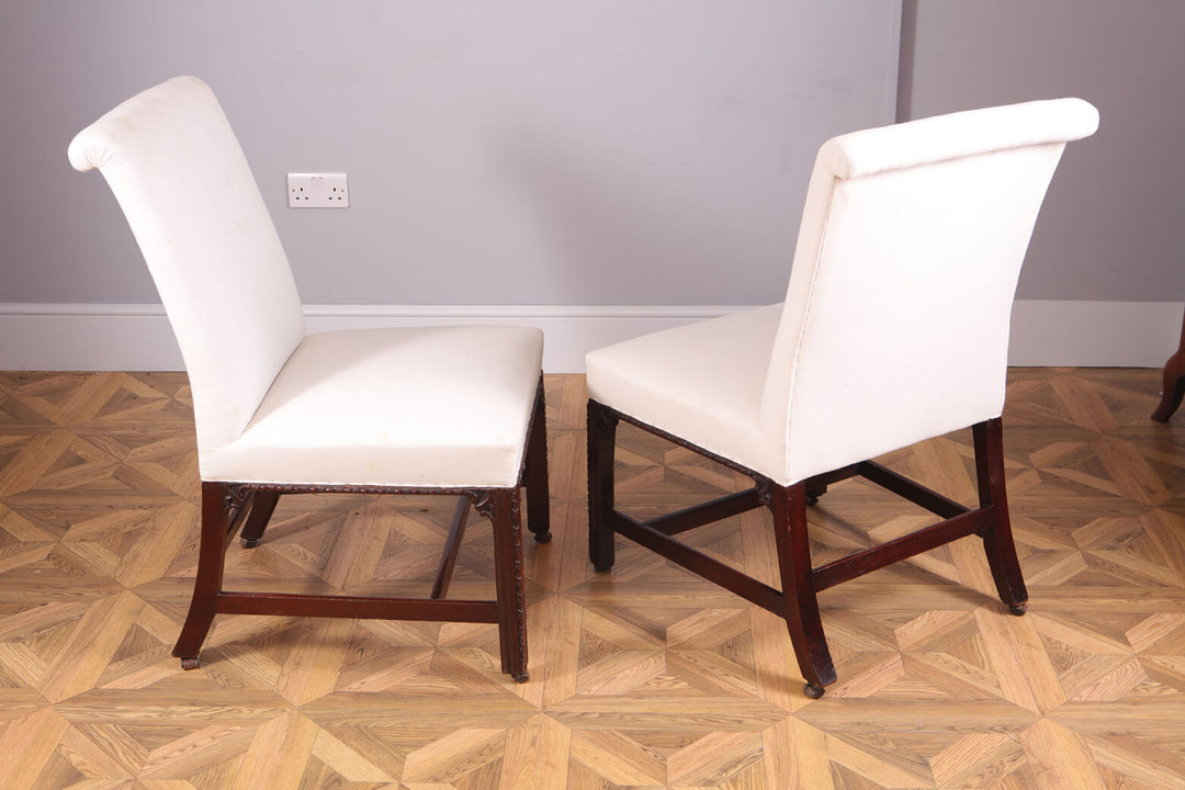 Pair of George III upholstered mahogany side chairs with white fabric seats from Collection CK20 in classic Georgian style.