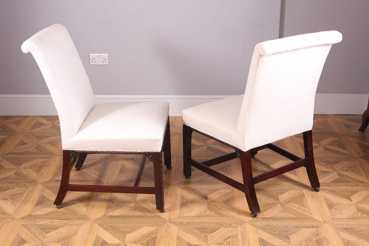 Pair of George III upholstered mahogany side chairs with white fabric seats from Collection CK20 in classic Georgian style.