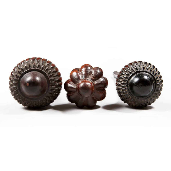 Ula Fijian War Club – Ethnographic Oceanic Throwing Club with carved wooden heads and intricate detailing on white background