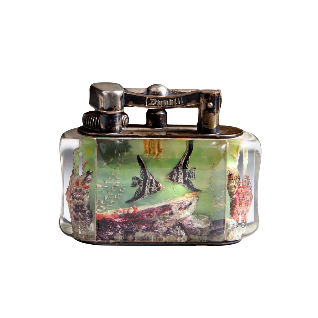 Vintage Dunhill aquarium table lighter with scalar fish design by Collection JA10 in lucite and silver brass