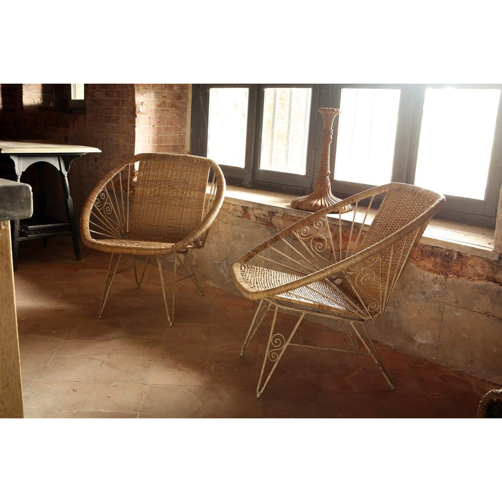 Pair of 1950s French modernist wireframe rattan chairs with metal frames by Collection EE30 in warm natural tones.