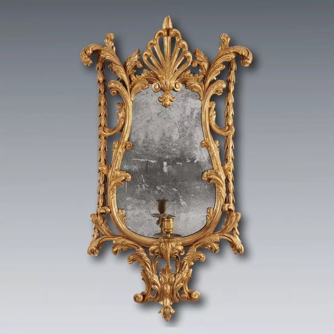 A Guide to Antique Mirrors: Elegant & Historic Masterpieces