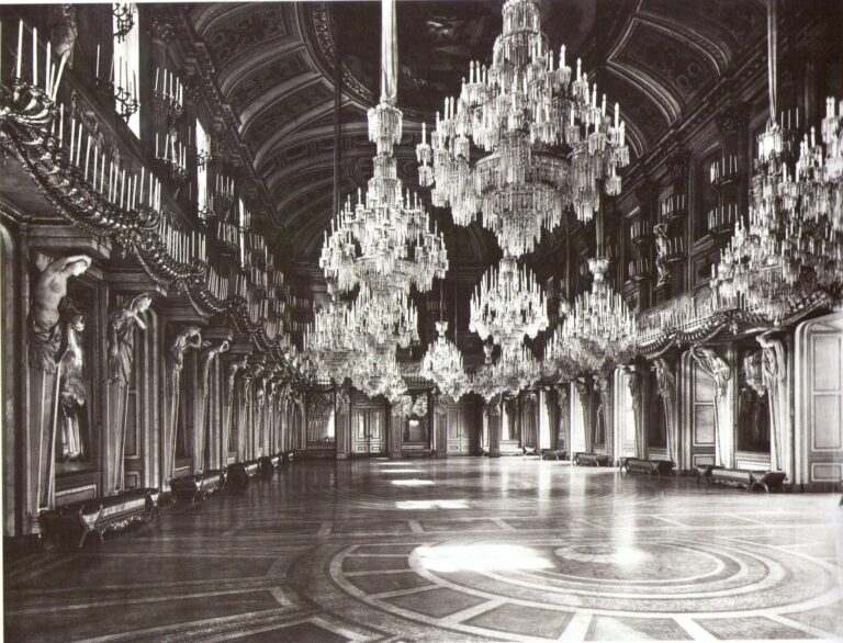 Palazzo Antique Furniture