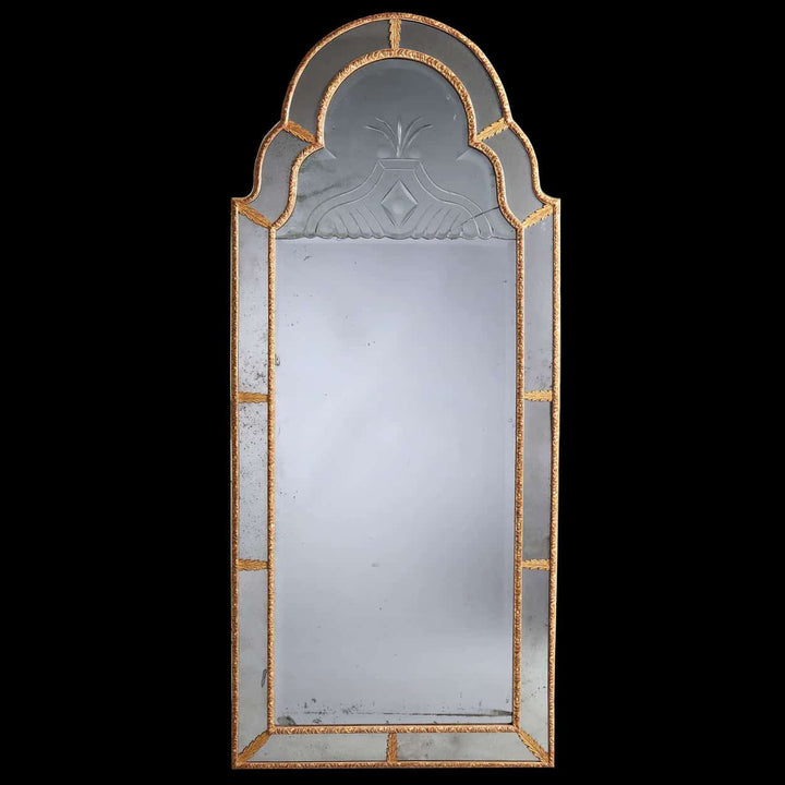 Queen Anne Border Glass Giltwood Pier Mirror with original engraved mercury plates and giltwood frame, circa 1710.