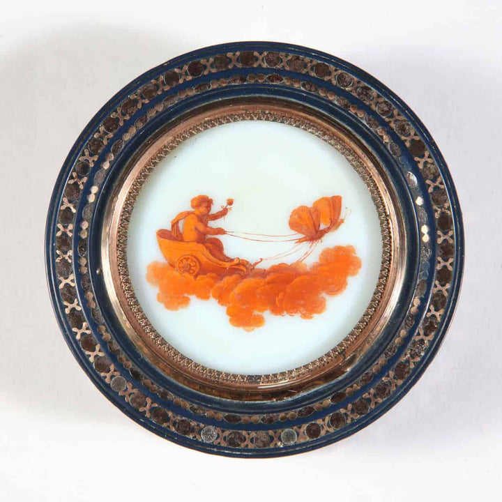 Fine Pique work tortoiseshell snuff box