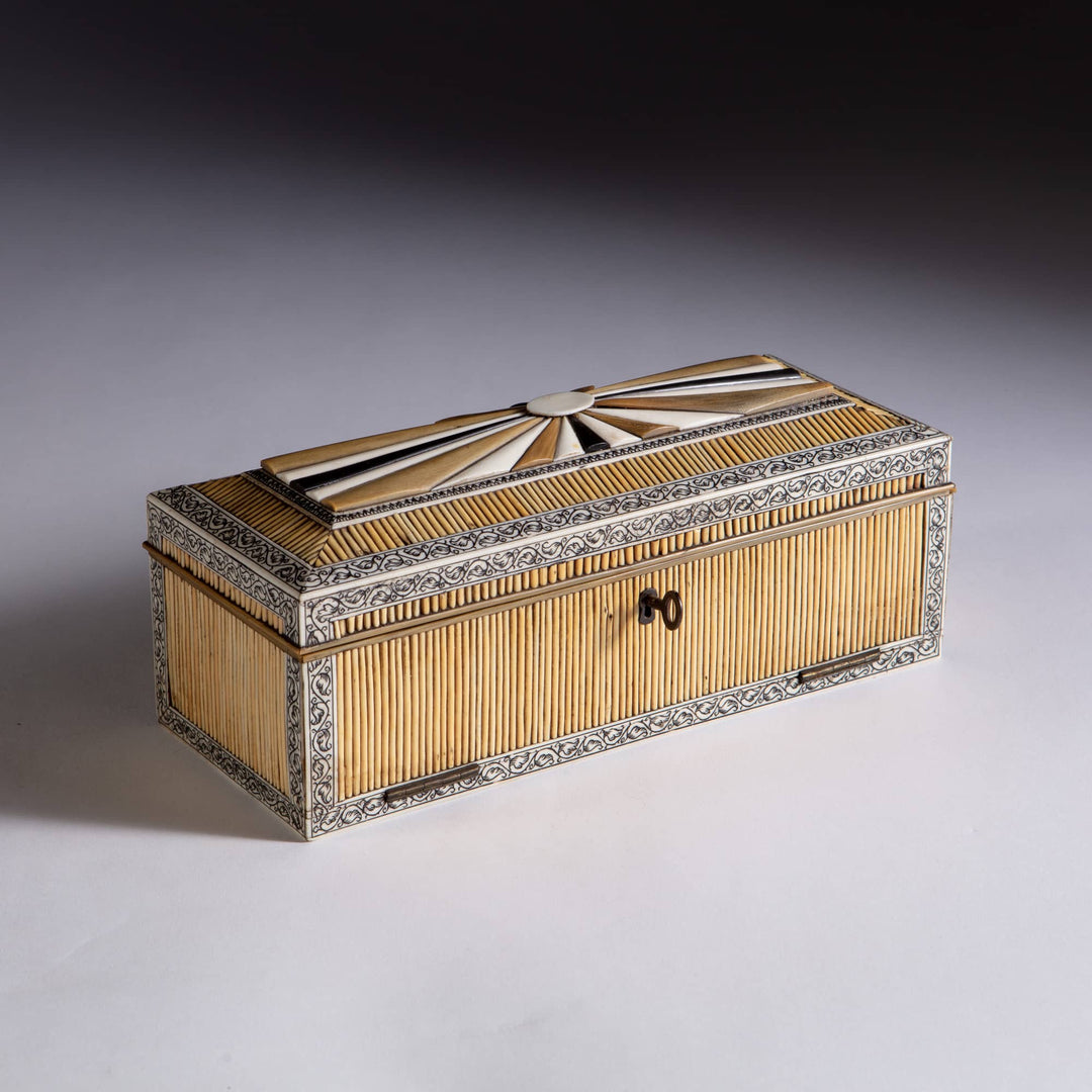 Anglo Indian Blond Porcupine Quill Tip, Horn and Sandalwood Box from Vizagapatam