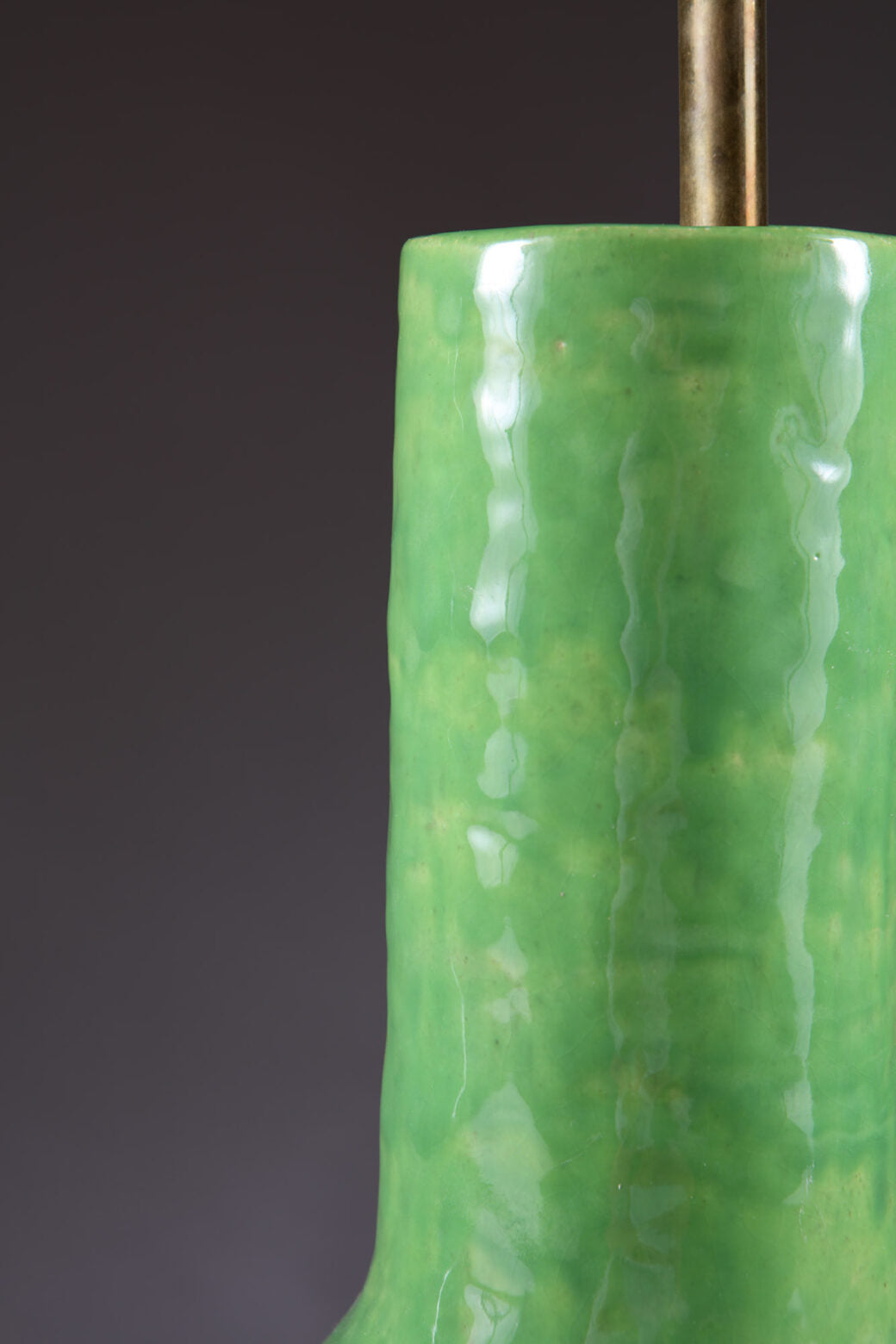 Pair of green vase lamps with glazed finish by Andrew Allfree, height 38 cm and diameter 21 cm.