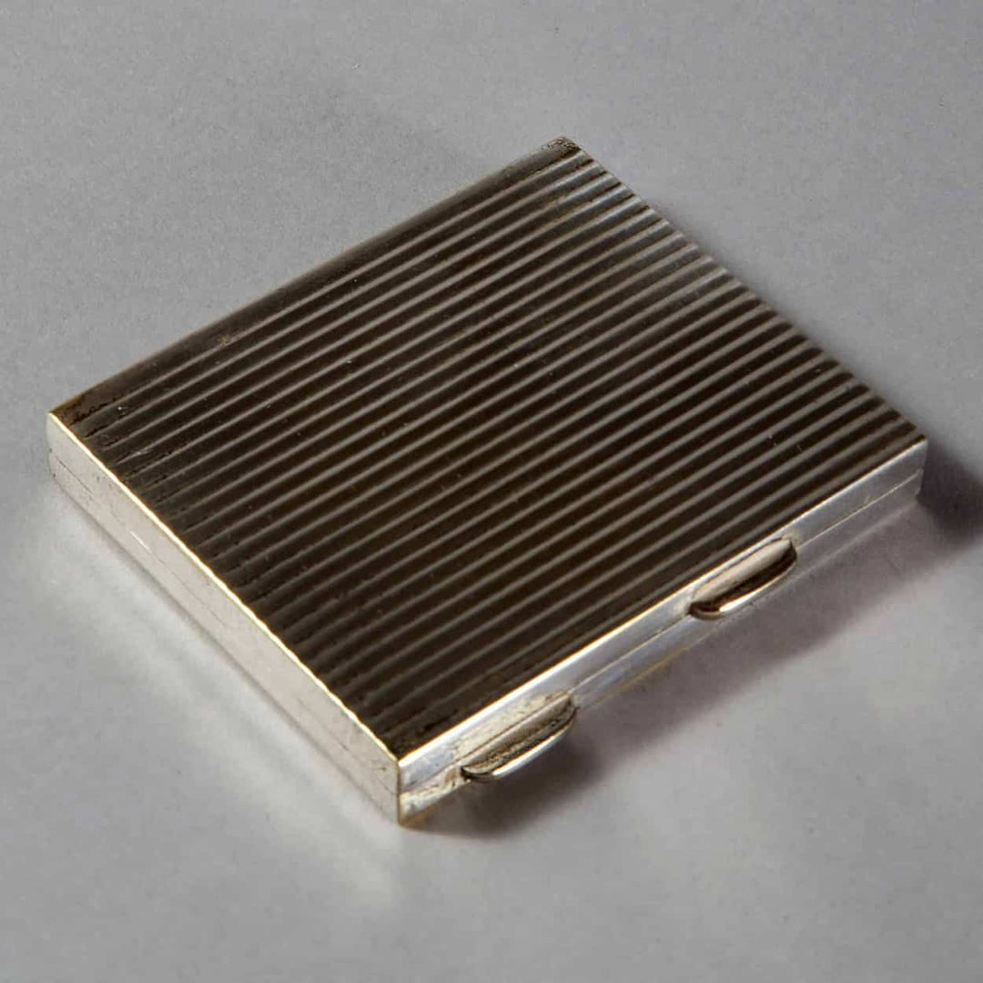 Ladies Silver Plated Ribbed Compact