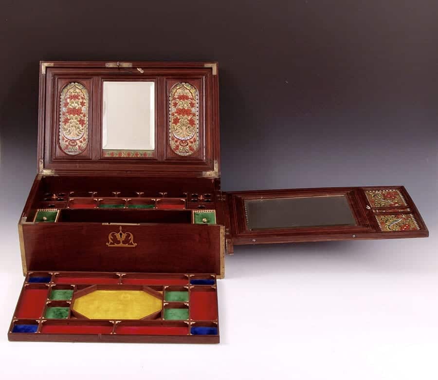 RARE EARLY 19TH CENTURY MUGHAL EMPEROR AKBAR SHAH II ROSEWOOD & BRASS INLAID FITTED TRAVELLING JEWELLERY CASKET
