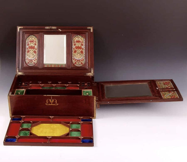 RARE EARLY 19TH CENTURY MUGHAL EMPEROR AKBAR SHAH II ROSEWOOD & BRASS INLAID FITTED TRAVELLING JEWELLERY CASKET