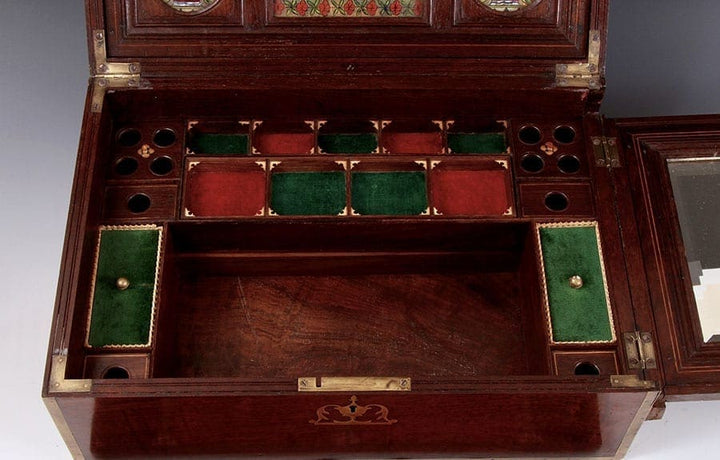 RARE EARLY 19TH CENTURY MUGHAL EMPEROR AKBAR SHAH II ROSEWOOD & BRASS INLAID FITTED TRAVELLING JEWELLERY CASKET