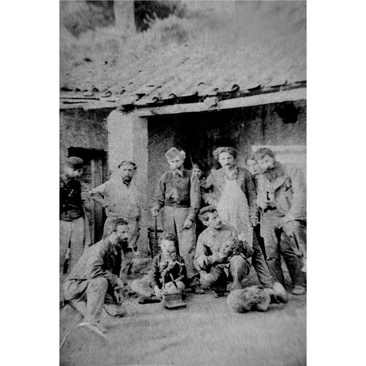 See 1888 photograph: Vincenzo Gemito – far right standing outside the foundry in Via Mergellina, Naples. ‘Il Filosofo’ is seen resting on the ground.