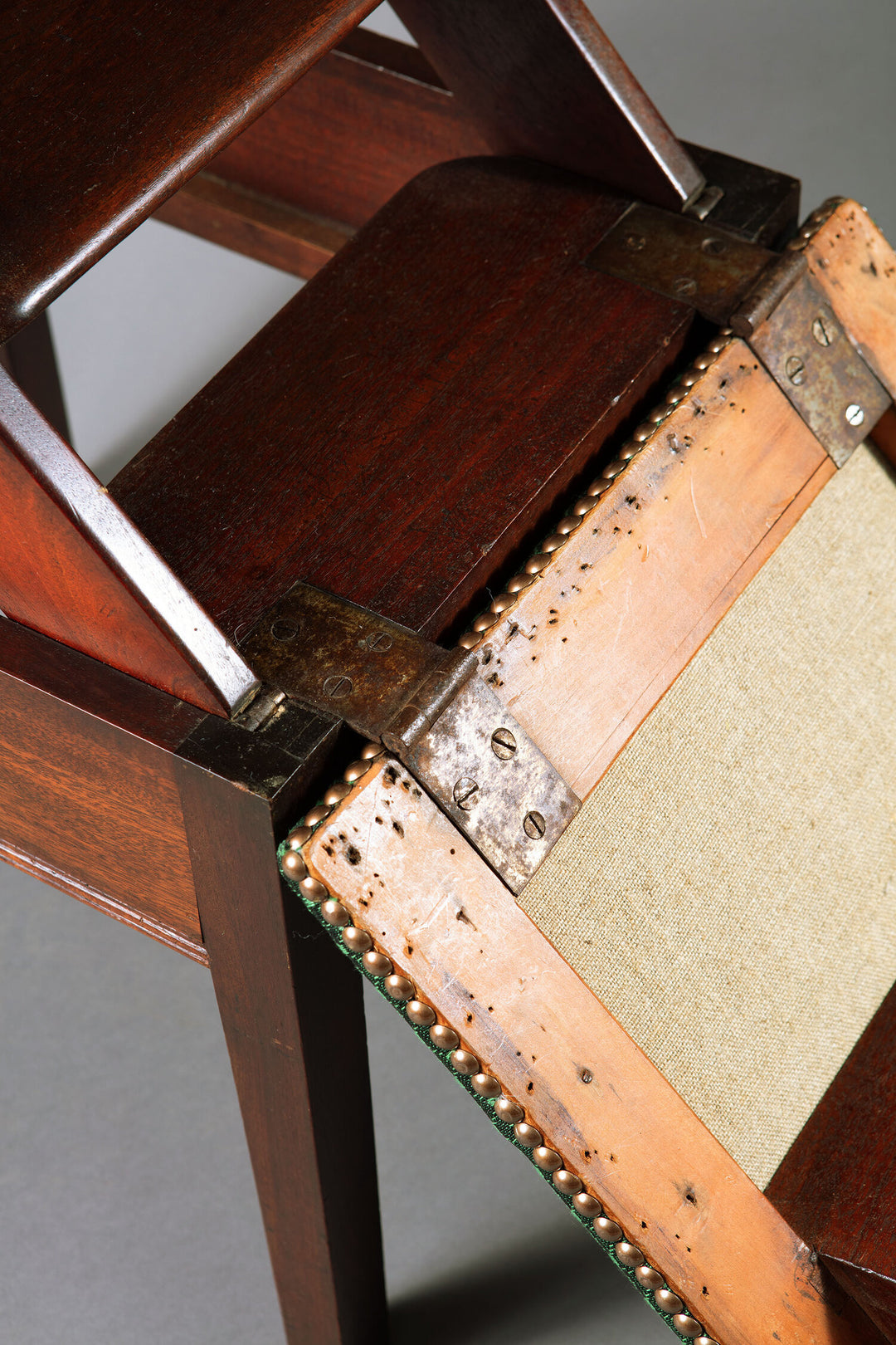 A metamorphic set of library steps