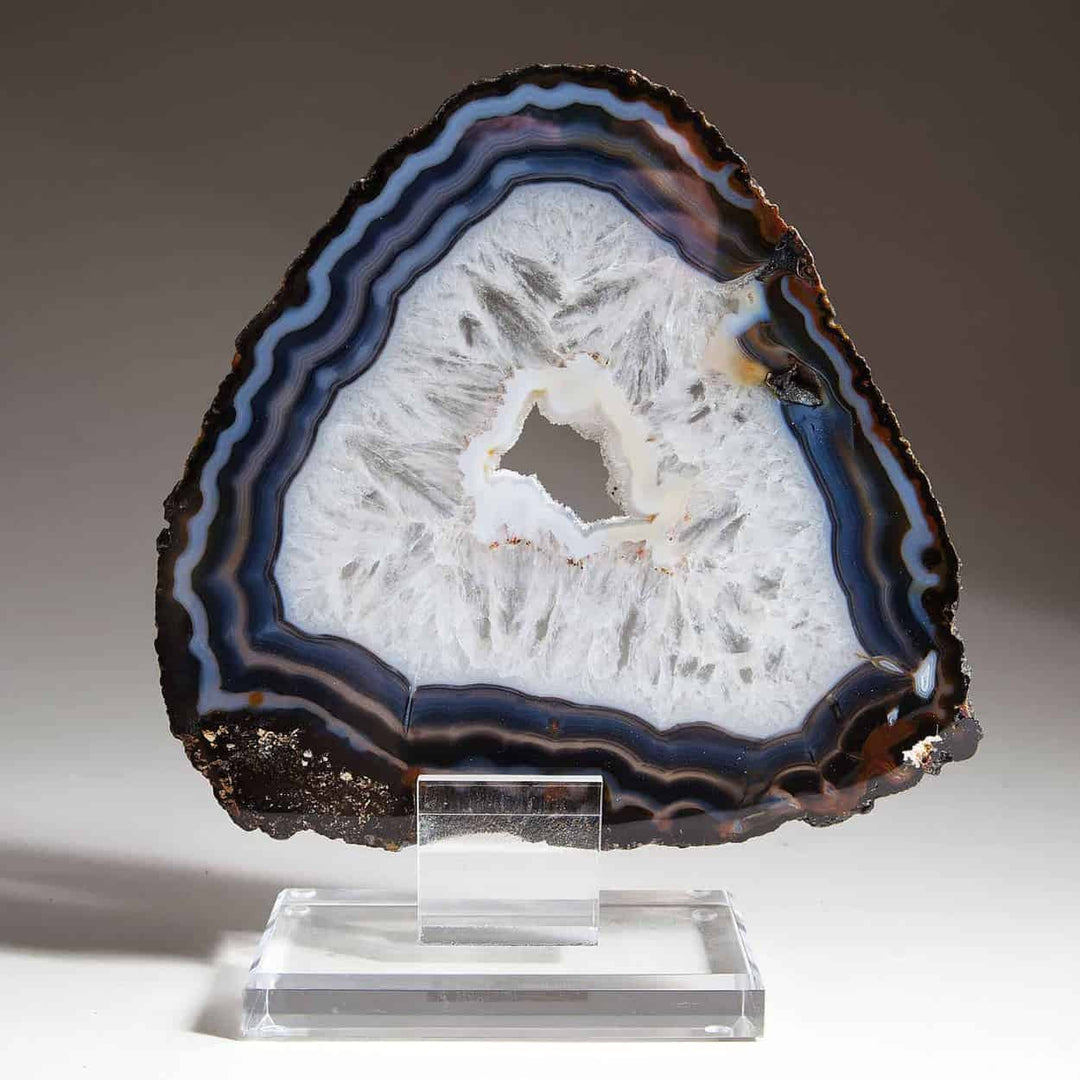 Brazilian banded agate specimen