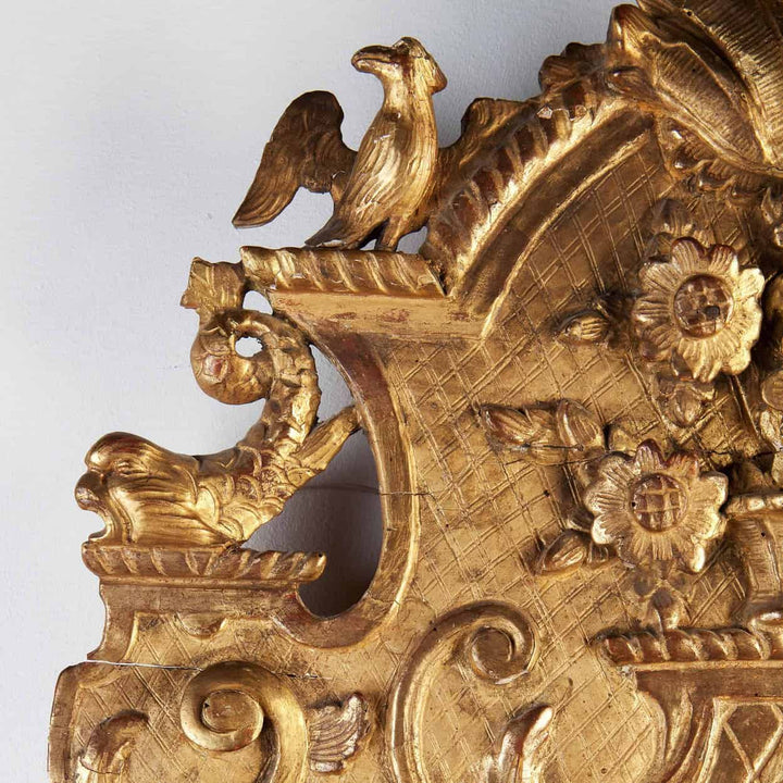 Fine 18th Century Giltwood Wall Mirror 105x53cm with detailed carved crest featuring birds and floral motifs.