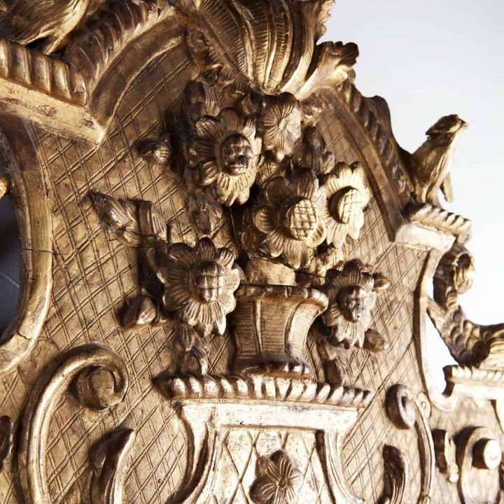 Fine 18th Century Giltwood Wall Mirror 105x53cm with detailed floral crest and intricate giltwood carvings.